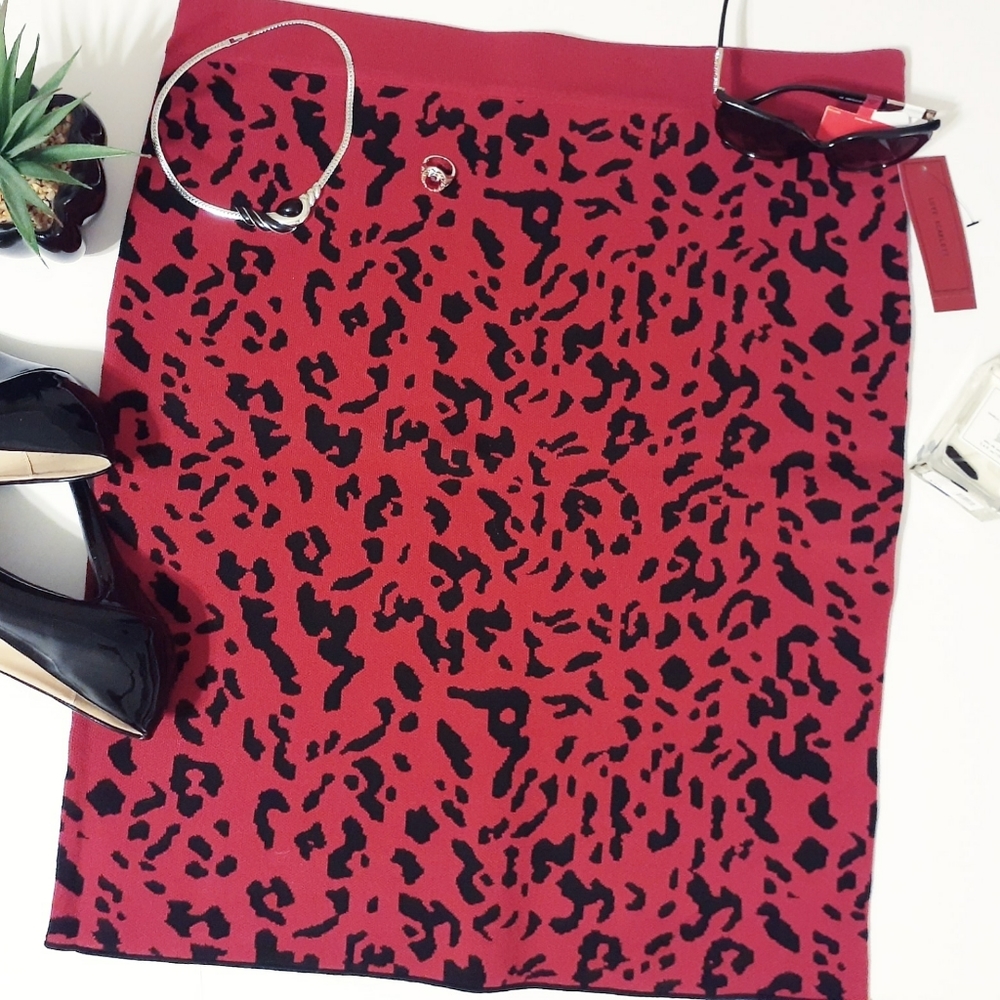 ๐NWT Love Scarlett Red & Black Leopard Skirt - Picture 2 of 7